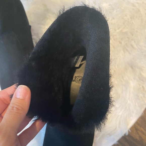 ✨Ugg (NWOT) Suede Boots Size 6✨ - Picture 3 of 6